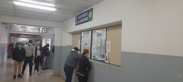 Laboratorio del IPS Encarnación opera con capacidad reducida por falta de insumos