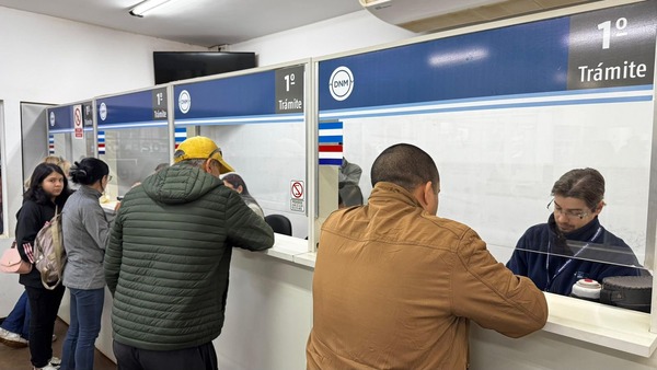 Nuevo protocolo migratorio agiliza el paso entre Posadas y Encarnación - ADN Digital