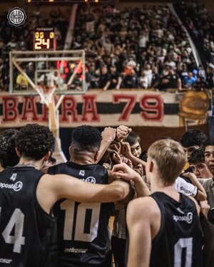 Olimpia volvió a ganar y camina firme al título de la Liga Nacional de Básquetbol - .::Agencia IP::.