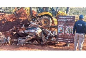 Camioneta robada del intendente de Yby Pytã fue encontrada enterrada en Curuguaty | DIARIO PRIMERA PLANA