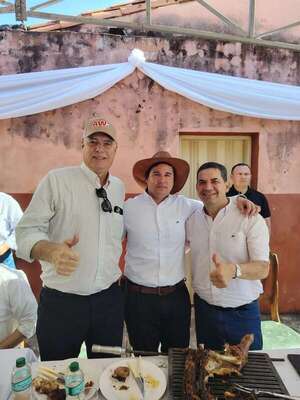 Wiens y Velázquez se abrazan en Yaguarón para las municipales - Política - ABC Color