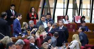La Nación / Postergan indefinidamente estudio de proyecto que pretende volver a los dos tipos de horario
