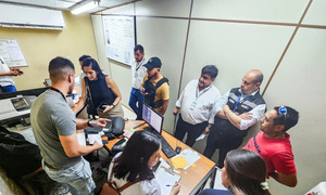 Caen funcionarios de la DNIT con más de USD 50.000 en entrega vigilada en el aeropuerto - OviedoPress