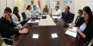 Ministerio Salud reafirma compromiso con reivindicaciones de gremio médico - .::Agencia IP::.