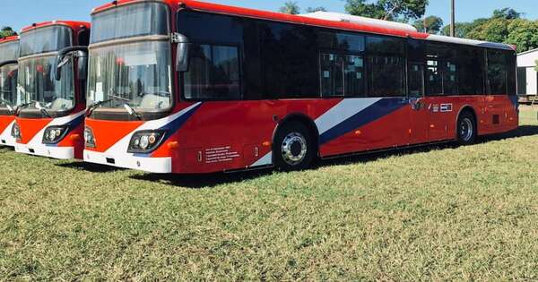 La Nación / Oficializan incorporación de los 30 buses eléctricos al sistema de transporte metropolitano