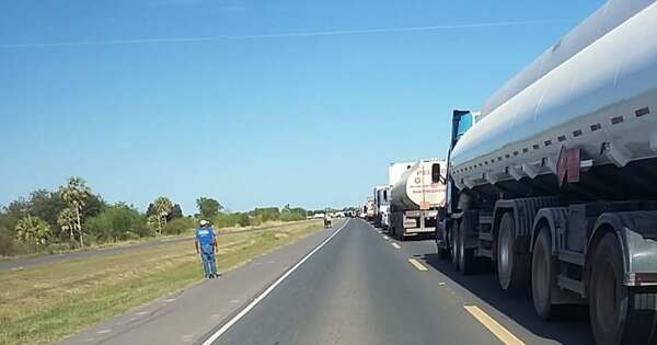 La Nación / Cierre de la ruta Transchaco genera caos vehicular en el km 160