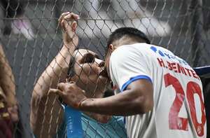 Nacional: Hugo Adrián, con debut soñado - Fútbol - ABC Color