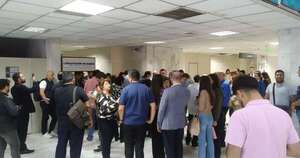 La Nación / Subastan bienes del Colegio de Escribanos ante deuda multimillonaria con la Corte
