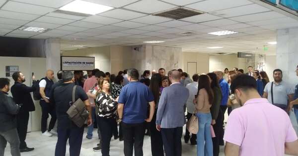 La Nación / Subastan bienes del Colegio de Escribanos ante deuda multimillonaria con la Corte