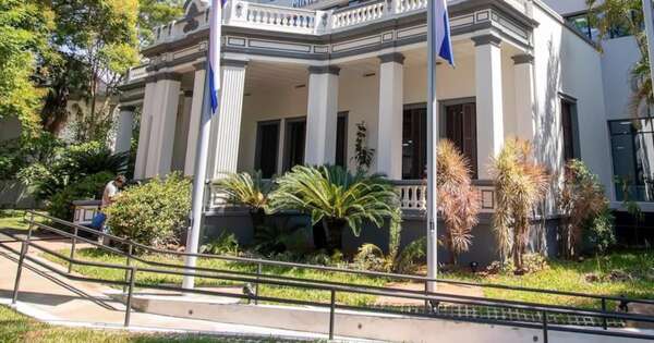 La Nación / Superávit fue por el aumento de ingresos y moderación del gasto