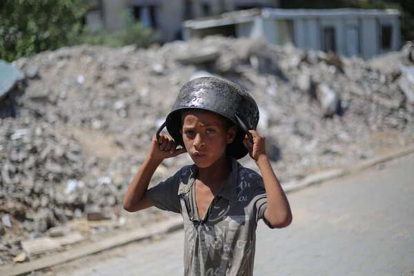 Al menos 40 muertos en Gaza tras bombardeos israelíes y estampida en punto de ayuda - Mundo - ABC Color