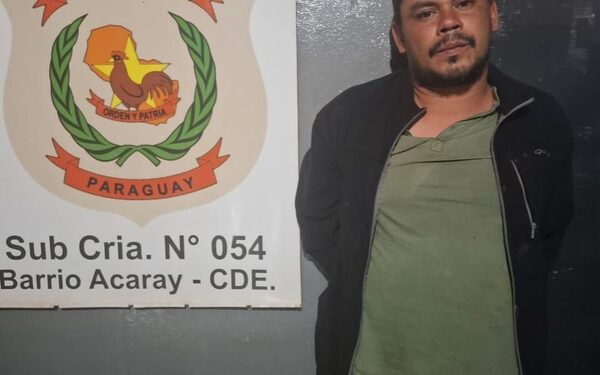Detienen a borracho que golpeó y amenazó a su pareja