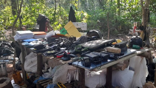 Dimabel convoca a dueño de una pistola incautada al EPP e indaga vínculo de fusil con armatráfico
