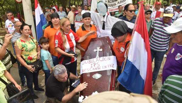 Dicen que modificar los años de aporte jubilatorio no resuelve déficit de Caja Fiscal - La Clave