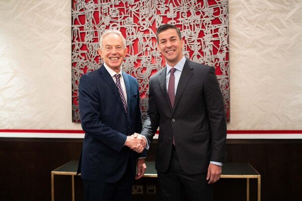 Peña en Londres: se encontró con Tony Blair por el futuro del país