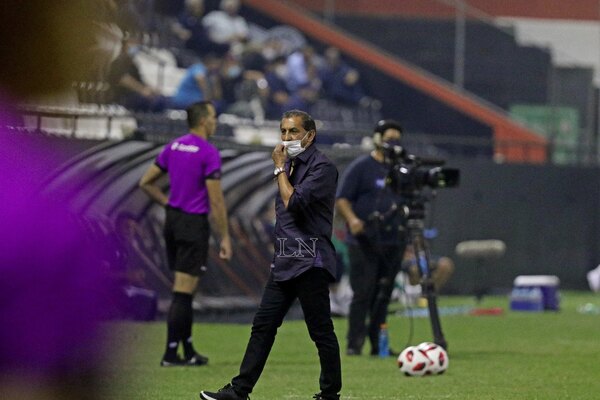 Versus / Los precios para ver el debut de Ramón Díaz al frente de Olimpia