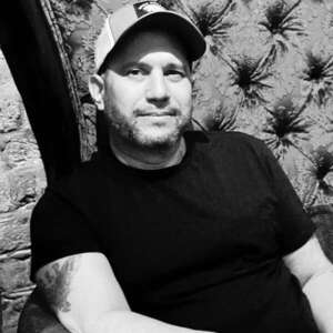 Murió Dan Rivera, investigador de eventos paranormales que cuidaba de la muñeca Annabelle - Gente - ABC Color