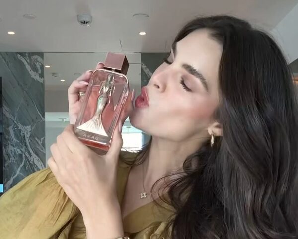 Ya se puede comprar en Paraguay el perfume de Nadia Ferreira