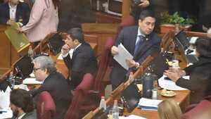 Piden sacar del freezer denuncia contra fiscal Lezcano, a quien un senador vincula con Marset