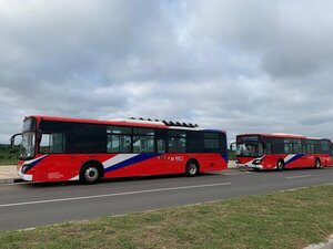 MOPC oficializó la incorporación de 30 buses eléctricos
