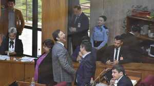 Oposición tilda de mentira y burla datos que gobierno presenta como disminución de pobreza