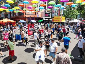 Boom de compras de turistas argentinos y brasileños en Ciudad del Este