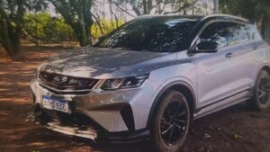 Delincuentes roban vehículo, dinero y se llevan a la pareja de la víctima