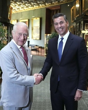 Santiago Peña se reunió con el rey Carlos III en histórica visita oficial al Reino Unido - El Trueno