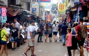 Auge de turismo de compras en Ciudad del Este.
