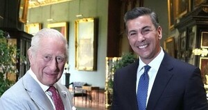 Peña hace lobby por la carne paraguaya y se saca una foto con el rey en su gira exprés por Londres