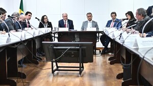 Brasil “indignado” sigue dispuesto a negociar sobre aranceles con EEUU
