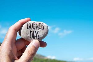 ¿Buen día o buenos días? Esto dice la RAE sobre cómo saludar según la hora » San Lorenzo PY