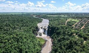 Ministra de SENATUR visita Salto Monday