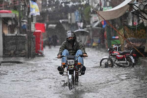 Lluvias torrenciales en Pakistán dejan al menos 63 muertos en las últimas horas - Mundo - ABC Color