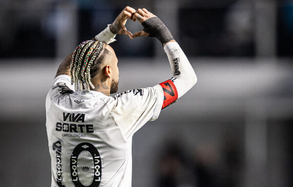 Versus / ¡Lo defendió ante su propia afición! El lindo gesto de Neymar con un rival