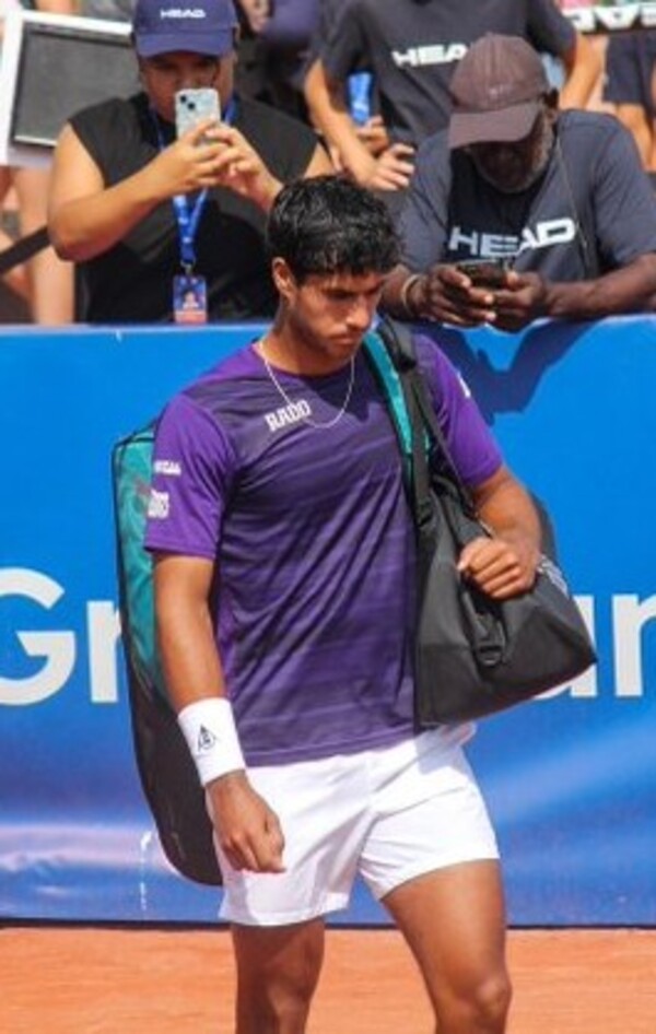 Vallejo opuso dura batalla pero cayó en tres sets ante Neumayer - La Tribuna
