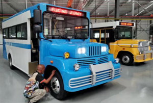 Paraguay ensamblará 45 minibuses eléctricos donados por Corea - trece