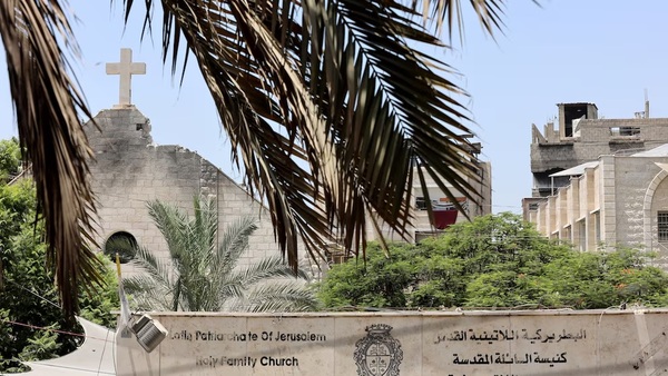 Israel bombardea la única iglesia católica de Gaza y deja varios muertos y heridos
