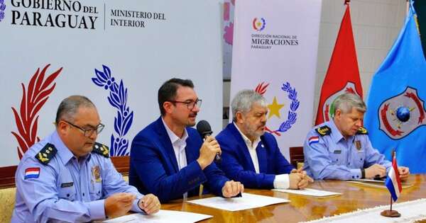 La Nación / Migraciones e Interpol firman convenio que eleva estándares de seguridad para el ingreso al país