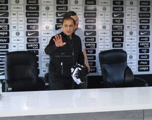 Versus / ¿Qué pasará con el capitán? Ramón se refirió a la situación de Richard Ortiz