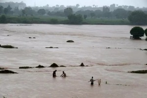 En Pakistán 54 muertos por lluvias masónicas en 24 horas - ADN Digital