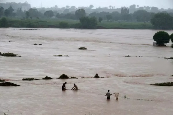 En Pakistán 54 muertos por lluvias masónicas en 24 horas - ADN Digital