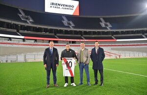 Versus / Juan Fernando Quintero inicia oficialmente su tercer ciclo en River Plate