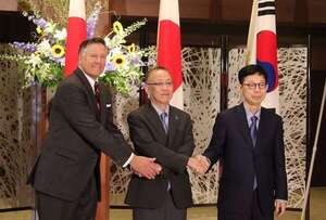 Japón, EE.UU. y Corea del Sur se comprometen a estrechar vigilancia de vínculos entre Pionyang y Moscú - Mundo - ABC Color