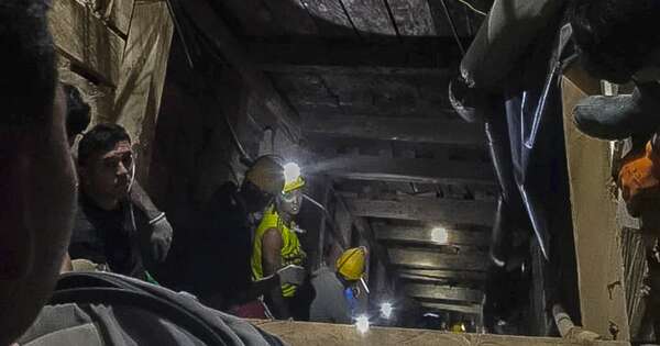 La Nación / Colombia: 18 mineros quedaron atrapados en yacimiento de oro