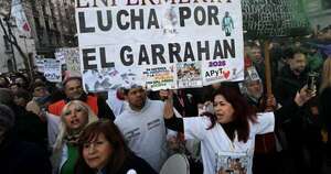 La Nación / Argentina mejora calificación de deuda en medio de protesta salarial