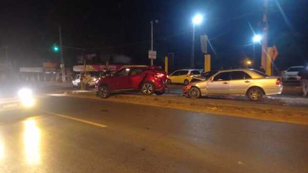 Triple choque sobre Acceso Sur deja un herido