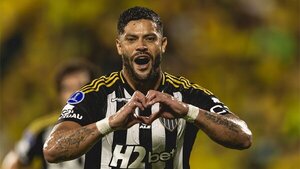Un gol de Hulk y las atajadas de Everson le dan la victoria al Mineiro en Bucaramanga