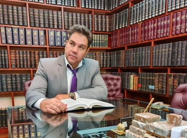 Tuma confirma que recibió 4 propiedades del hijo de «Lalo» Gomes en concepto de honorarios