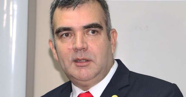 La Nación / “Debemos ir a unas internas, hasta el final”, afirma precandidato abdista por Asunción